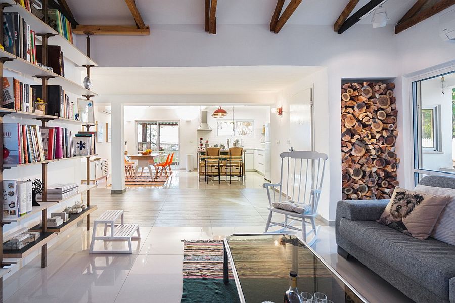 Creative way to store and display firewood in the chic Israeli apartment