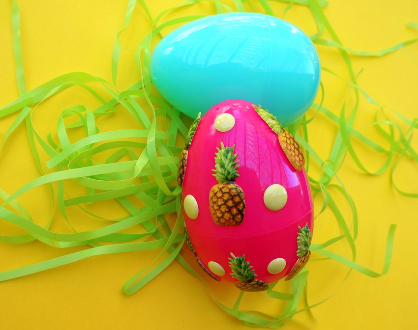 Dot and pineapple pattern for Easter eggs