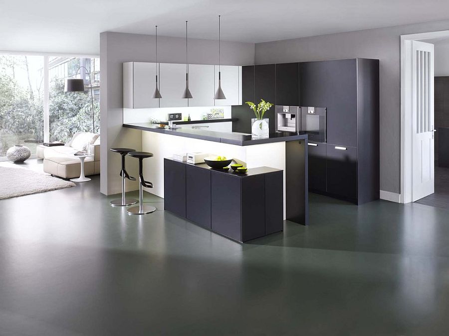 L-shaped kitchen composition with a cool peninsula and breakfast zone