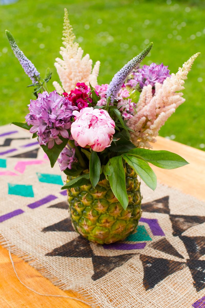 Painted burlap table runner from Bespoke Bride