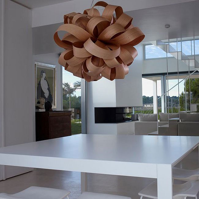 Trendy pendant light that makes a grand visual impact