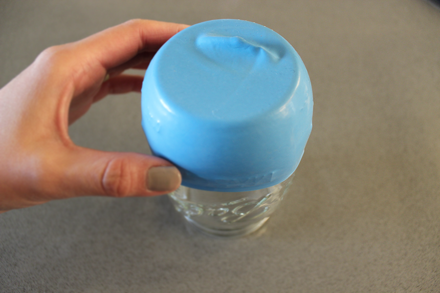 Using a Balloon to Decorate a Mason Jar