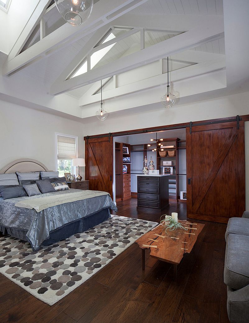 Chic barn doors used as walk-in closet doors