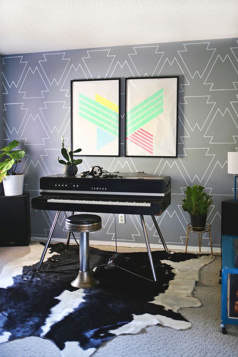 DIY stenciled wall created with paint pens