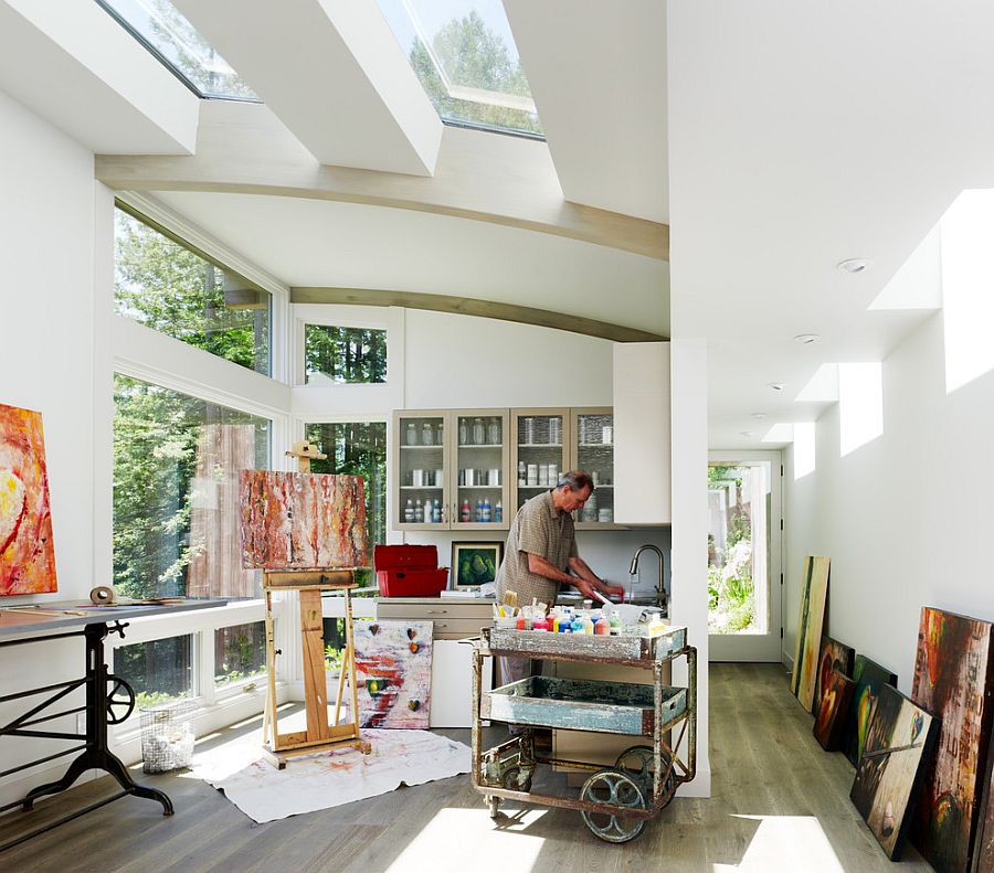 Dashing art studio with an innovative ceiling design [Design: Feldman Architecture]