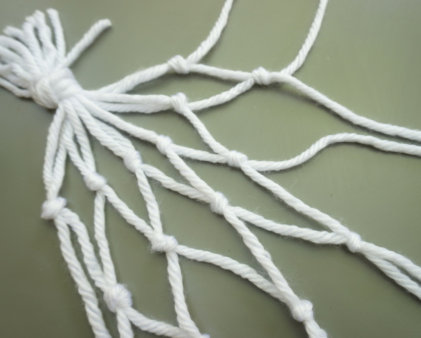 Easy macrame DIY project