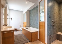 Elegant-use-of-wood-adds-warmth-to-the-modern-New-York-bathroom-217x155