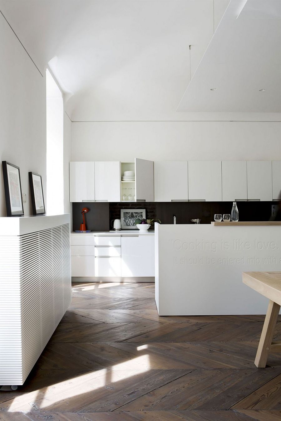 Exquisite kitchen design combines form with function