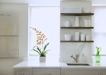 Floating-shelves-decorating-idea-in-the-kitchen-217x155