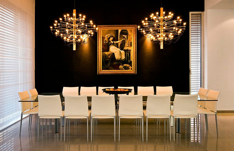 Gold brings an air of posh elegance to the black backdrop [From: Moshi Gitelis]