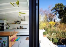 Kitchen-and-breakfast-zone-connected-with-the-landscape-outside-217x155
