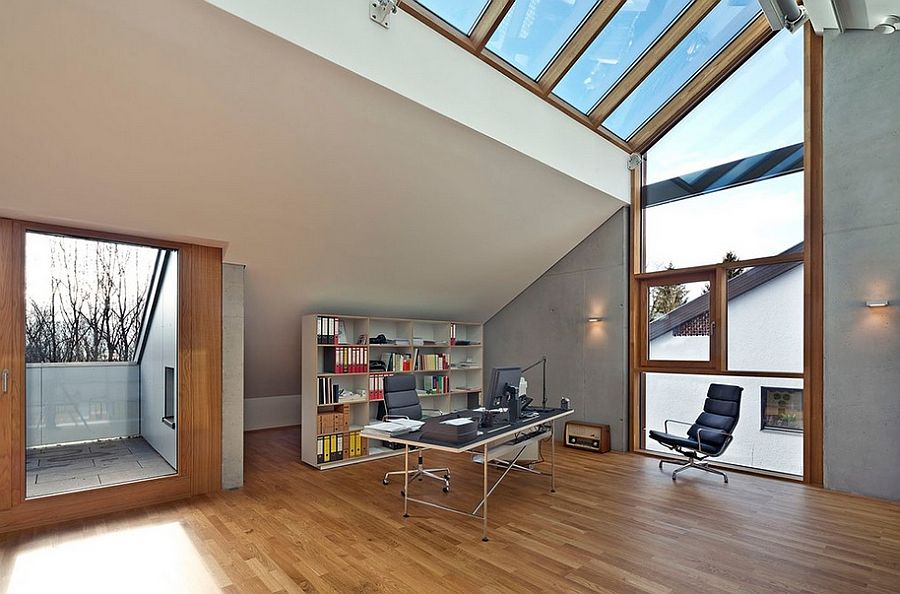 Large skylights steal the show in this home office [Design: HOLZ+FORM Schreinerei GmbH]