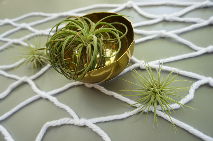 Macrame table runner details