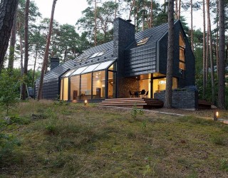 Black House Blues: Exquisite Forest Home Mixes Style with Soulful Melodies