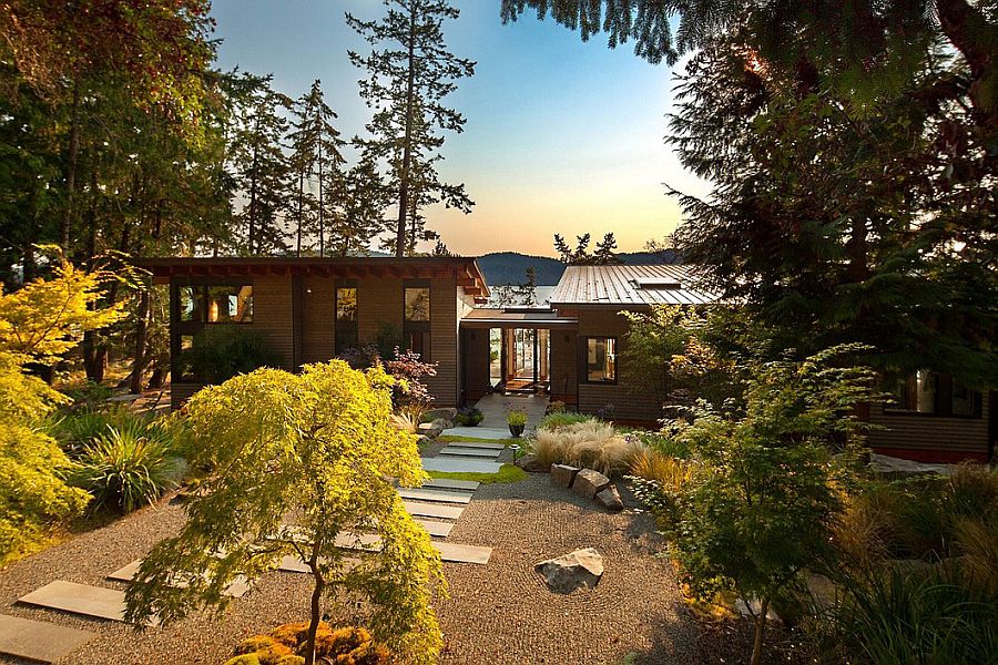 Natural canopy around the lovely Saturna Island Retreat