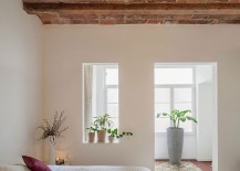 Open-bedroom-design-of-the-Barcelona-apartment-217x155