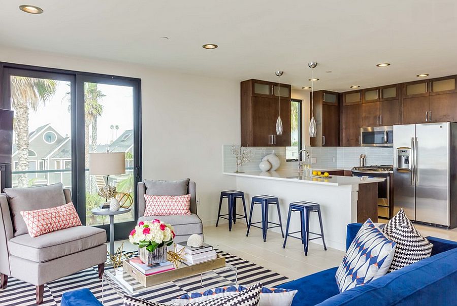 Relaxed beach style living room with pops of bright hues