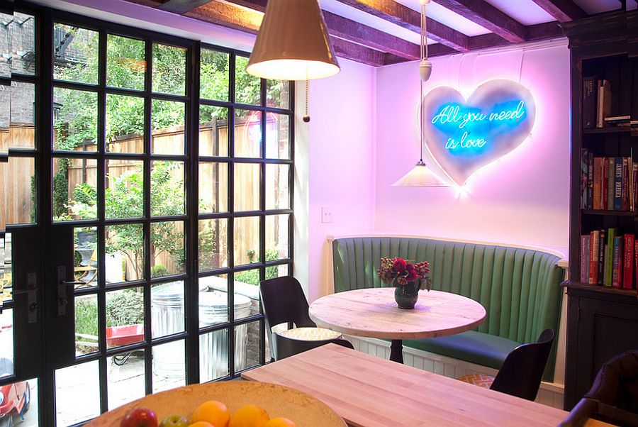 Retro-styled neon light for the small banquette