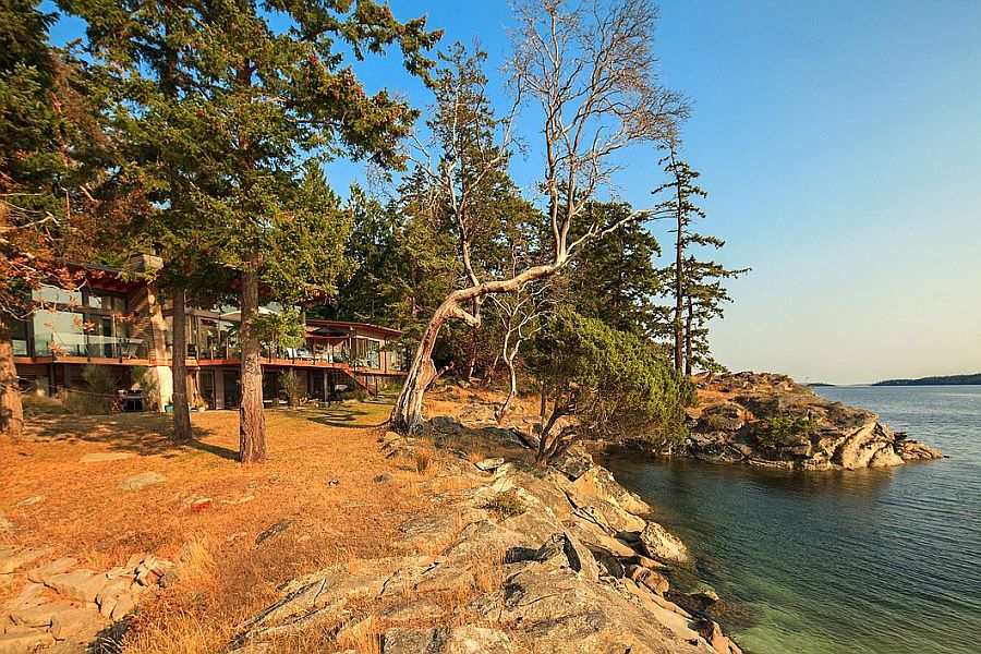 Saturna Island Retreat looking over the Ocean