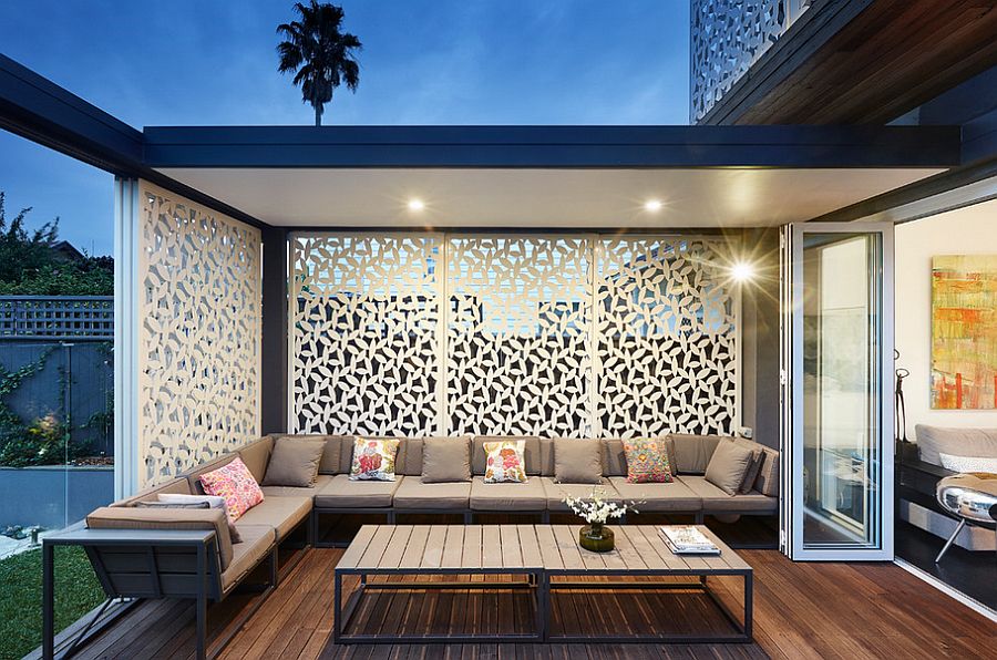 Small contemporary deck design with ample privacy
