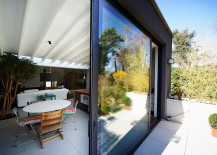 Smart-contemporary-home-extension-with-a-dash-of-color-217x155
