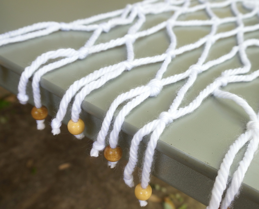 Table runner bead details