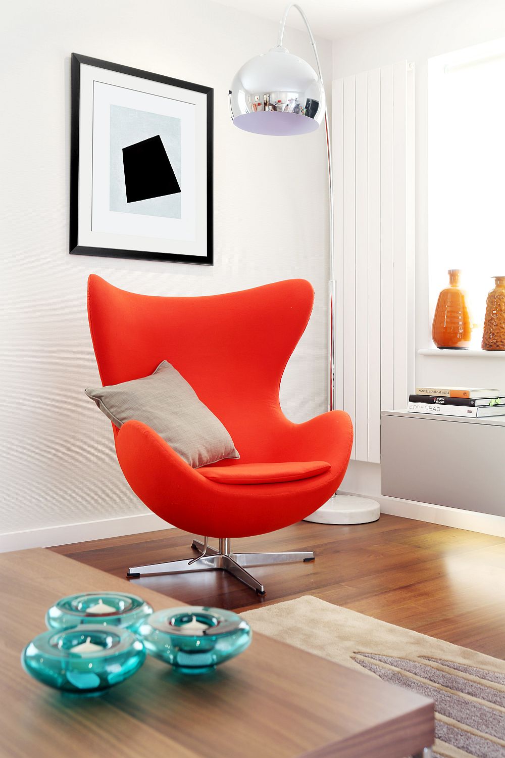 Arne Jacobsen Egg Chair brings color to the lovely TV Room