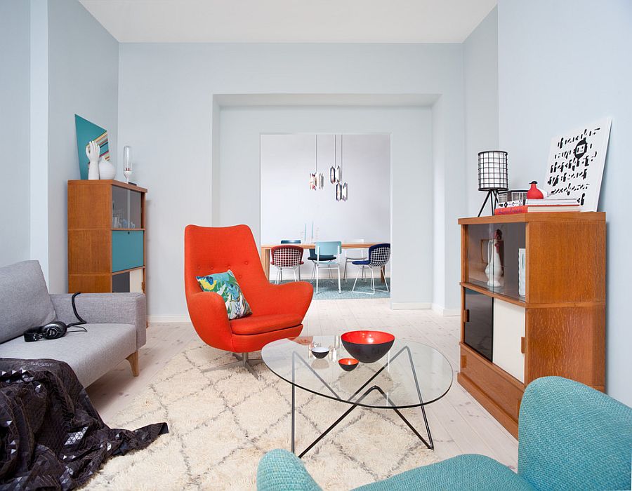 Beautiful living room with a blend of midcentury and Scandinavian styles [Design: VINTAGENCY / Photography by Ludger Paffrath]