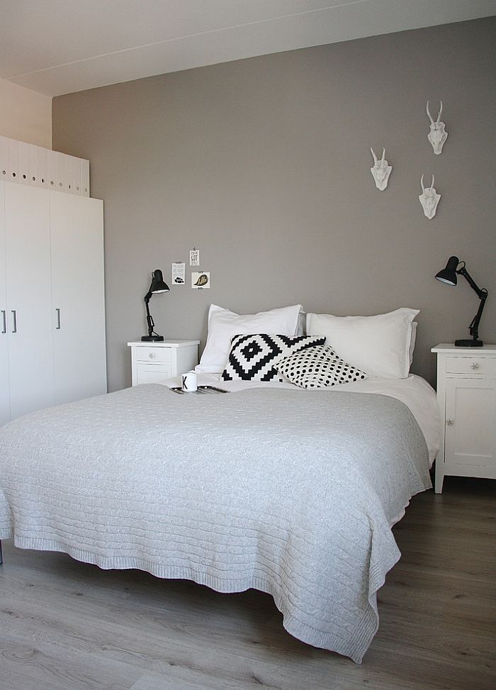 Classy scandinavian bedroom idea for those who love just black, white and gray!