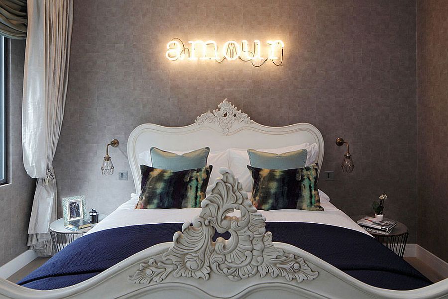 Creative wall decorating idea for the classy bedroom