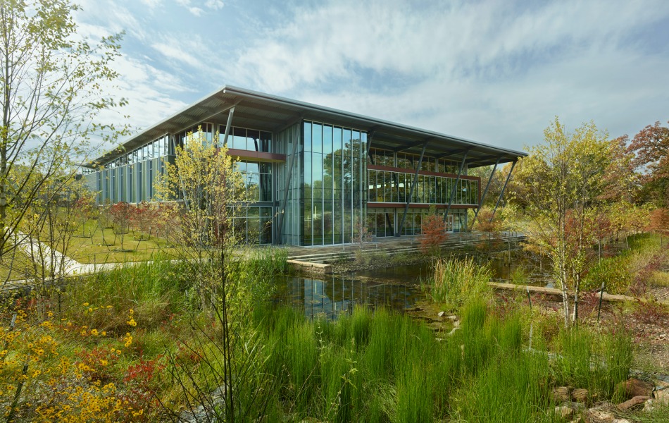 Hillary-Clinton-Library-Exterior