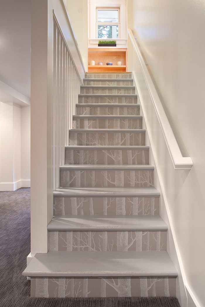 Innovative way of using popular Woods wallpaper for the staircase [Design: Vanillawood]