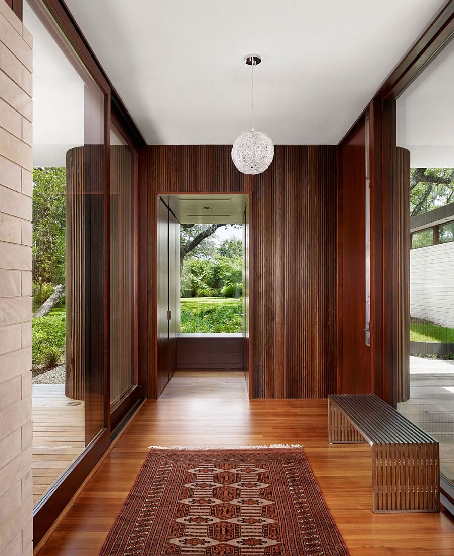 Lovely Texas home brings together stone and wood