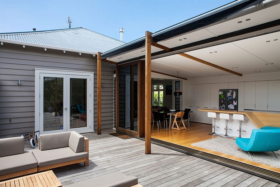 Auckland Bungalow with Modern Glass and Timber Extension