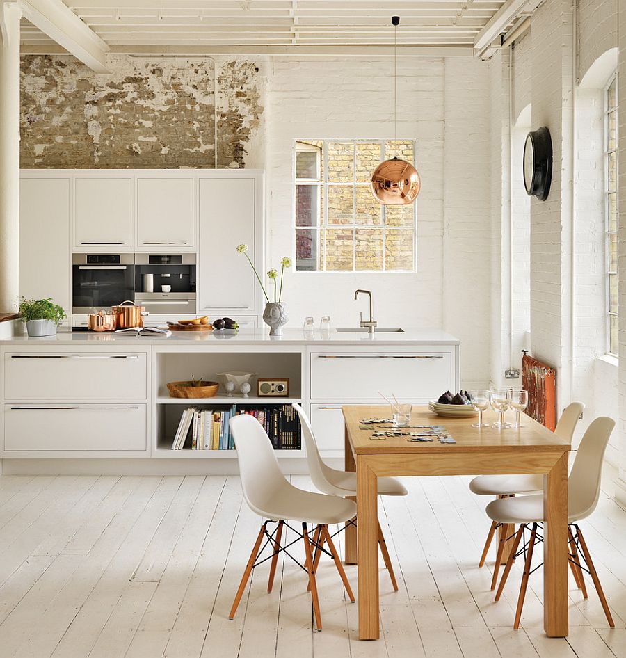 Pops of copper in the kitchen complement the pendant perfectly