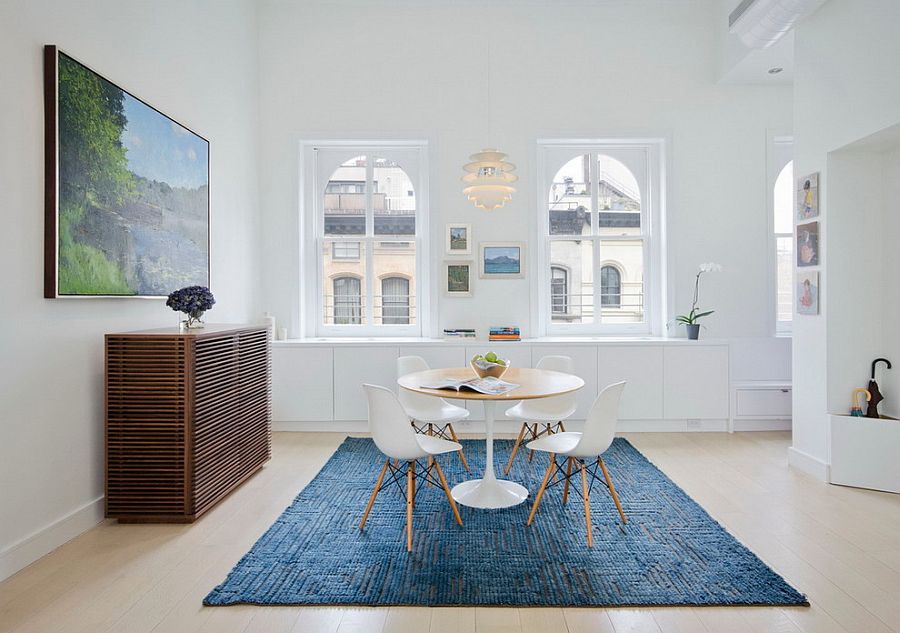 Rugs are an easy way to add some color to the Scandinavian interior