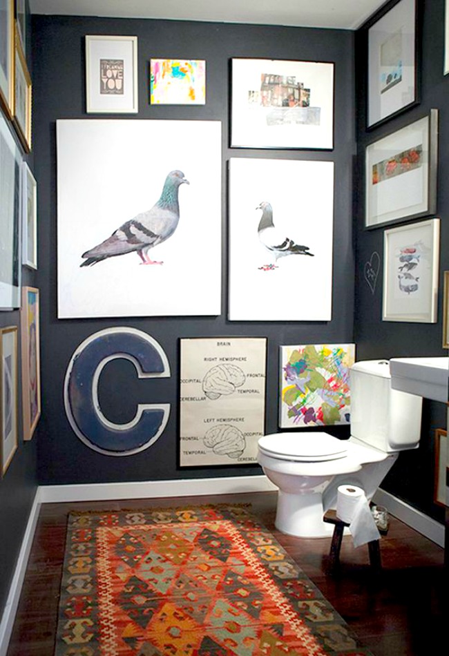 How to Use Art  in a Small  Bathroom 