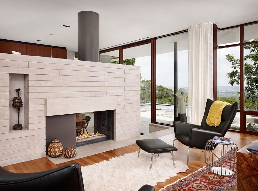 Two-sided fireplace in the living room