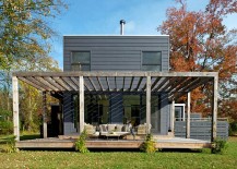Wooden-patio-of-the-Midcentury-bungalow-in-New-York-217x155