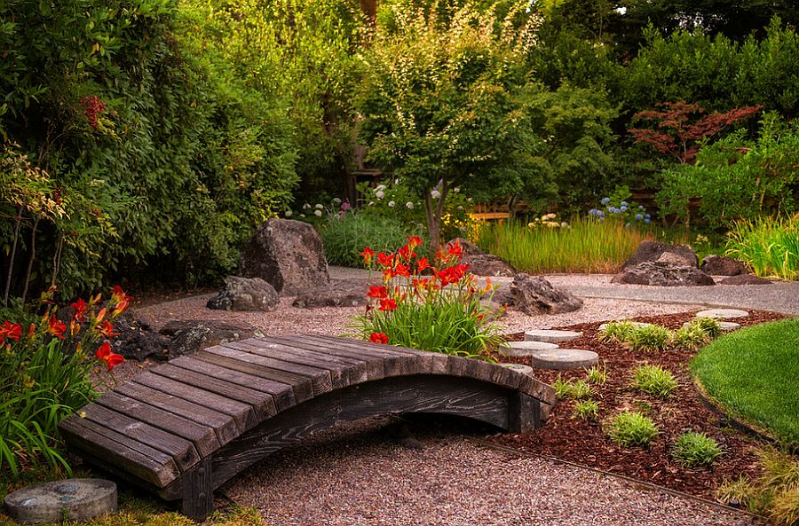 A small garden bridge for your Japanese garden