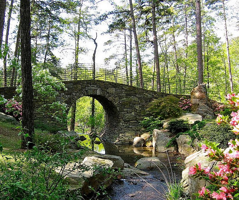 A stunning stone bridge for the English-style garden