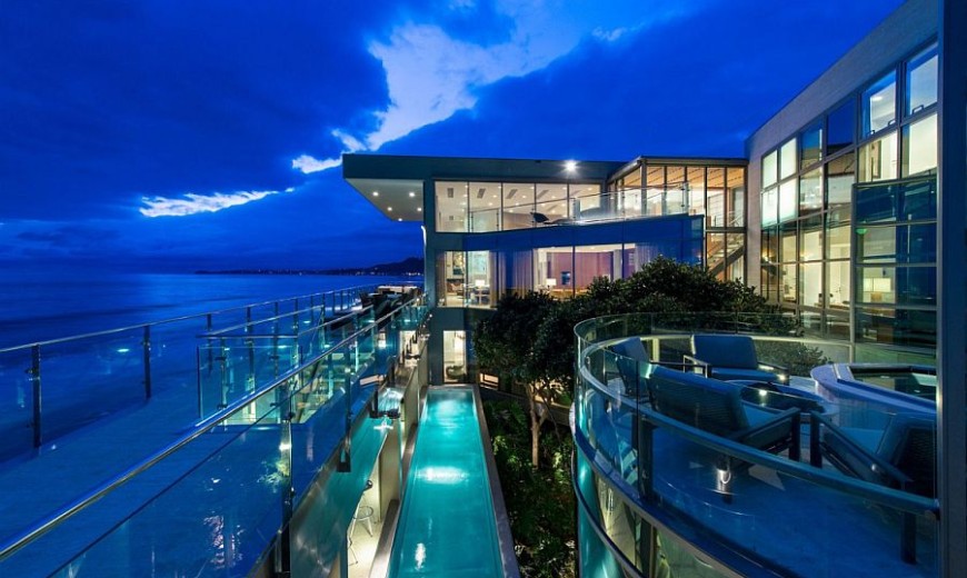Living a Dream Next to the Ocean: Sensational Malibu Beach House