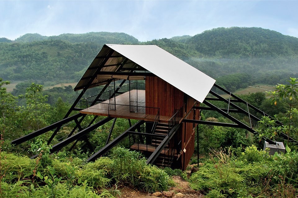 Beautiful Sri Lankan cabin surrounded by natural beauty