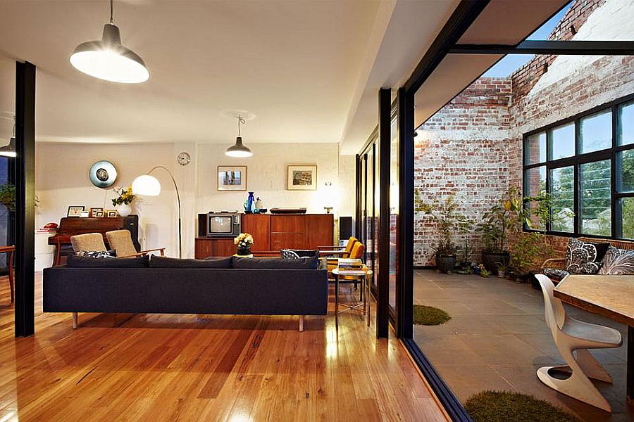 Central courtyard of the house open to the living area and bedroom