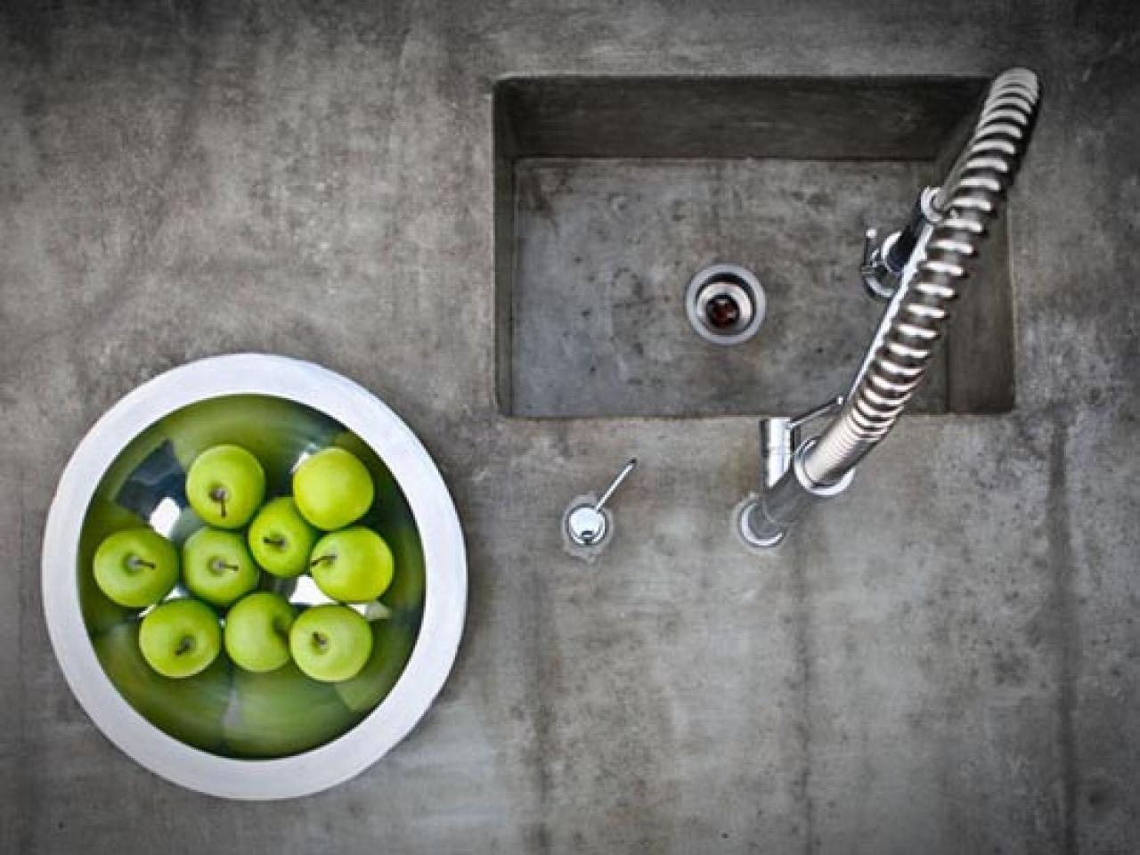 Concrete worktops are both easy to maintain and stain-free