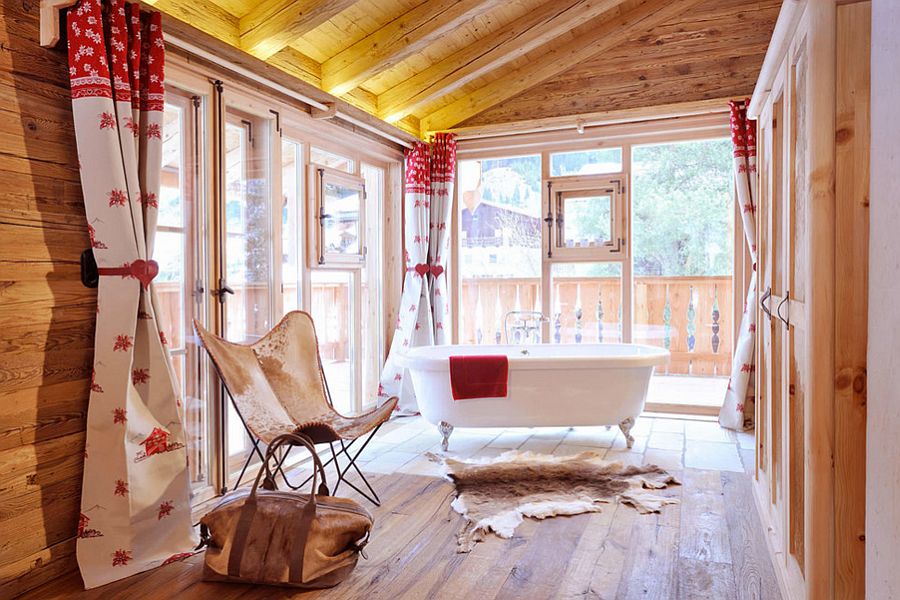 Cozy bathroom with a touch of French flair