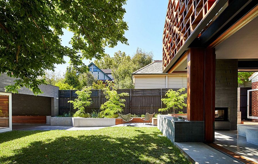 Exterior of the MAKE House in Melbourne with a lovely yard