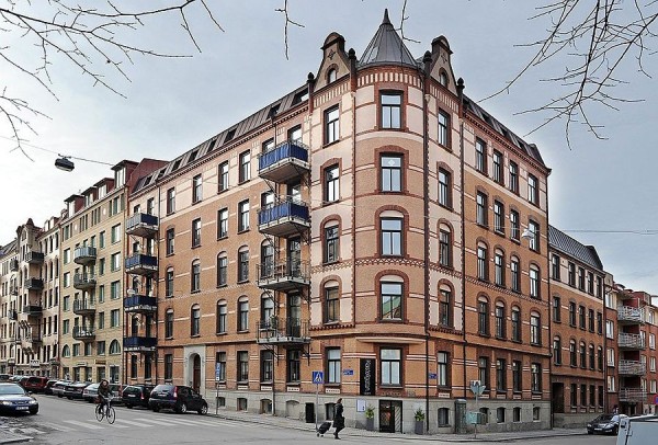 Embracing Scandinavian Simplicity: Cozy-Chic Apartment in Gothenburg ...