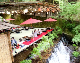 Dine Atop a Waterfall at These 'Kawadoko' Restaurants Hidden in Kyoto's Mountains