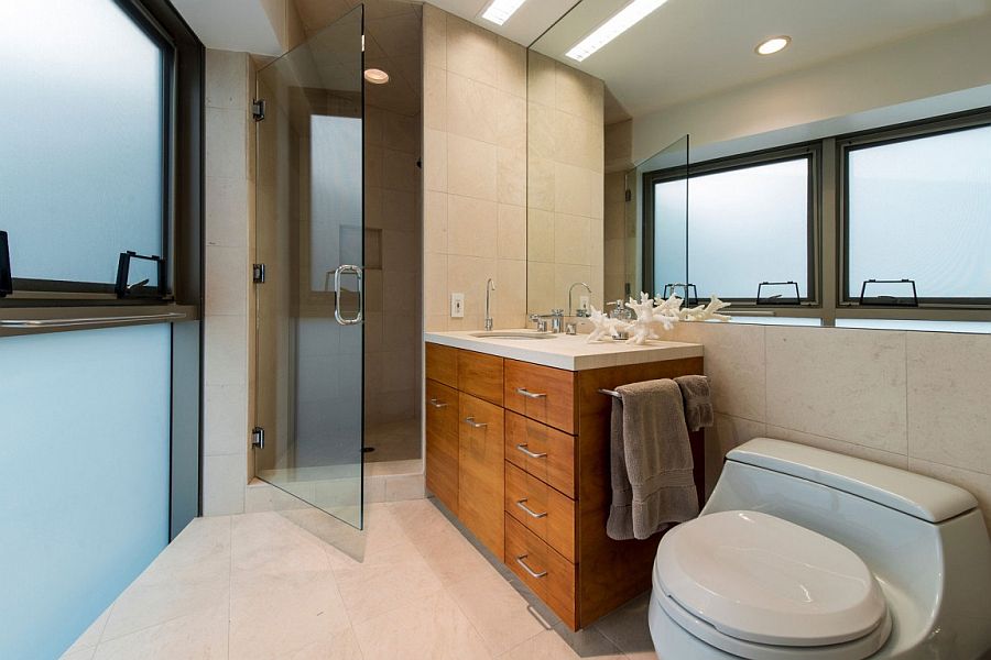 Making useof the corner space in your bathroom